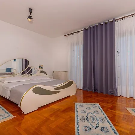 Apartmán Laura *