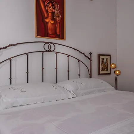 Laura Apartament *