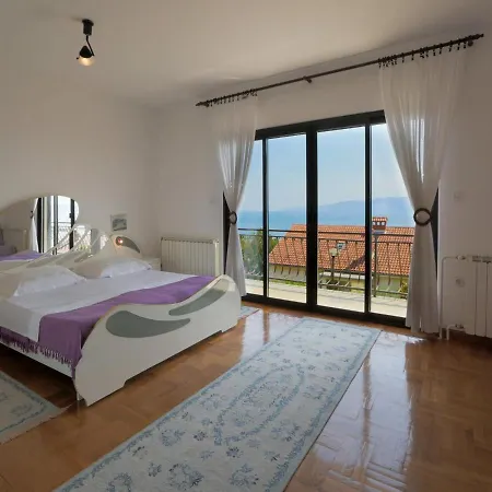 Apartment Laura Novi Vinodolski