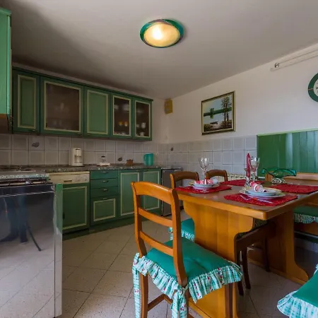 Apartment Laura Novi Vinodolski